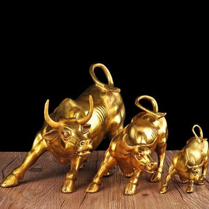 wall street gold bull figurine for traders