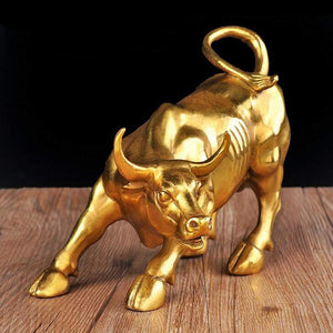 wall street gold bull figurine for traders