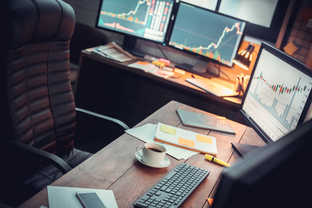 Top 5 Things You Need to Make Your Day Trader Desk Setup Complete